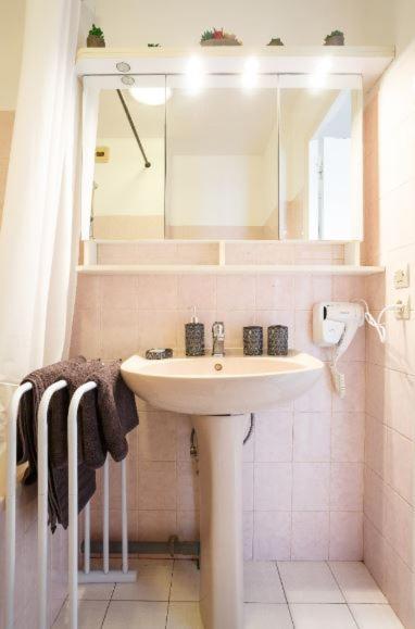 Appartement Cozy: 10/15 Min Des Champs Elysee Сартрувиль Экстерьер фото